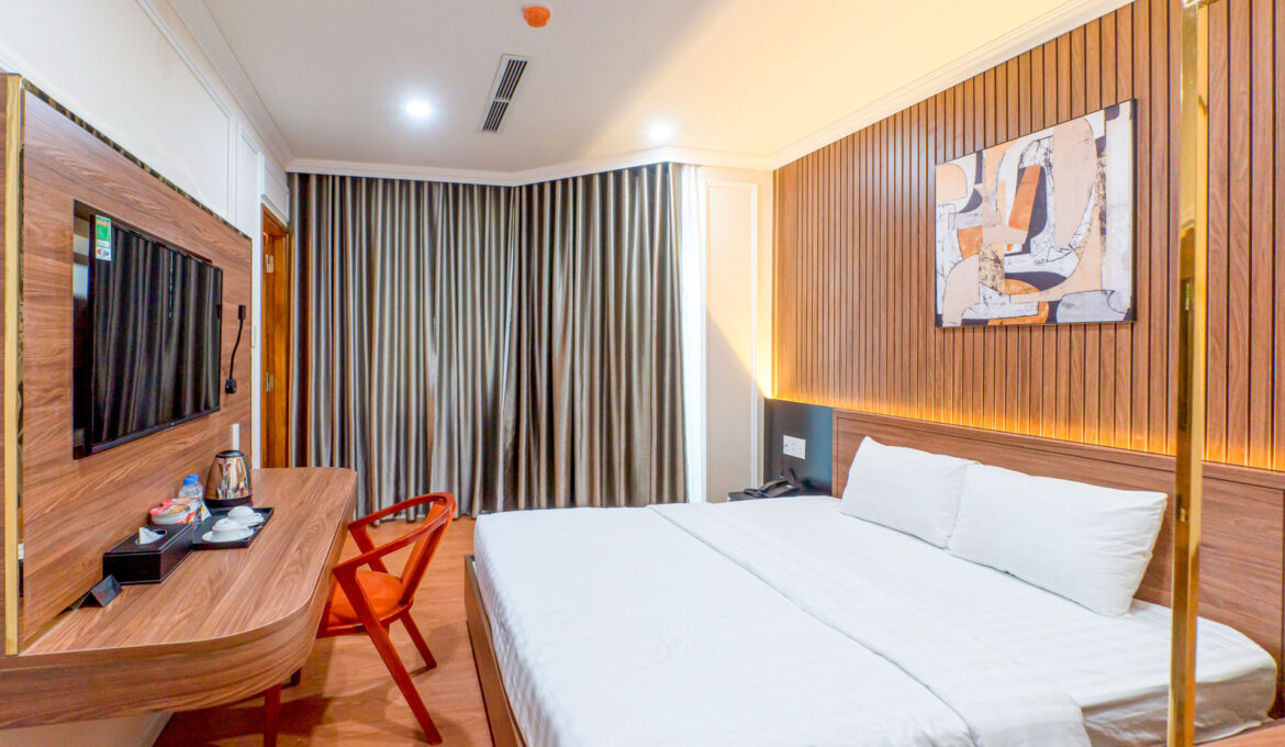 DELUXE DOUBLE ROOM WITH BALCONY – MAYA HOTEL 3